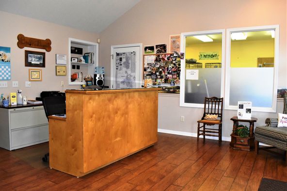 Bed & Biscuit: 153 Fence Ln, Crossville, TN 38571